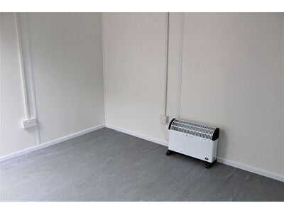 Bureau aménagé en conteneur maritime 10 pieds