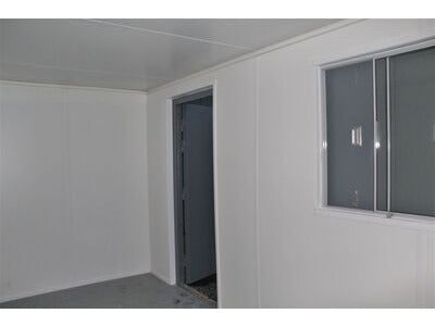 Bureau aménagé en conteneur maritime 20 pieds