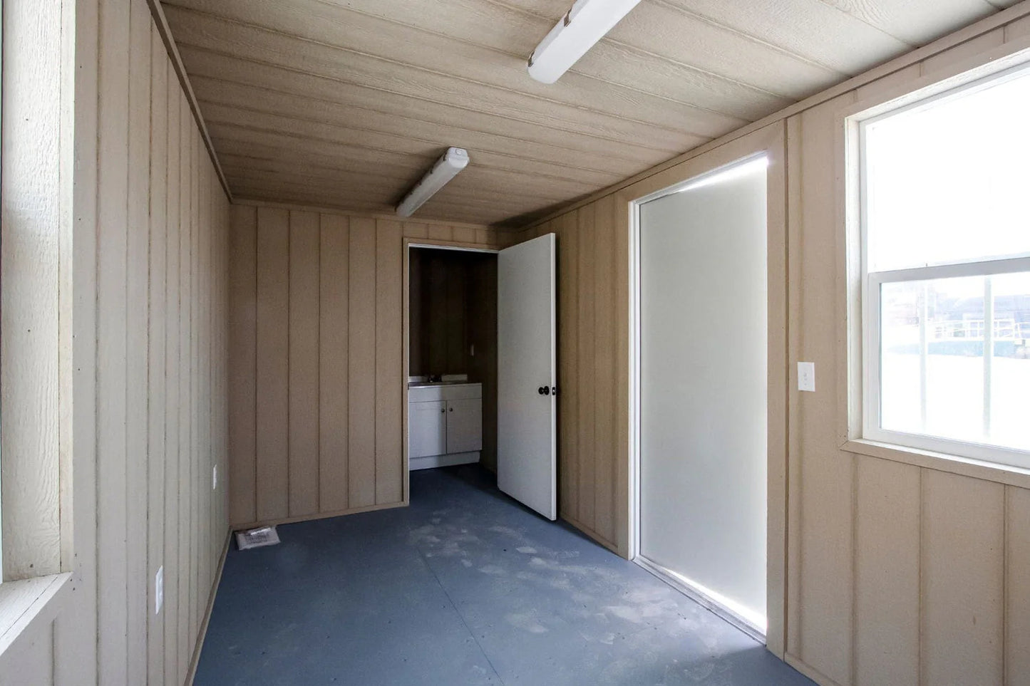 Bureau conteneur 20 pieds avec salle de bain intégrée